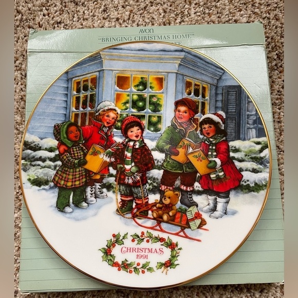 Avon 1991 CHRISTMAS PLATE “PERFECT HARMONY”
Porcelain trimmed in 22K gold. NIB - Picture 1 of 5